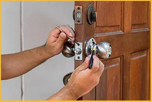 Fort Lauderdale Locksmiths Store Fort Lauderdale, FL 954-366-2124 - 3-residential-lock-change